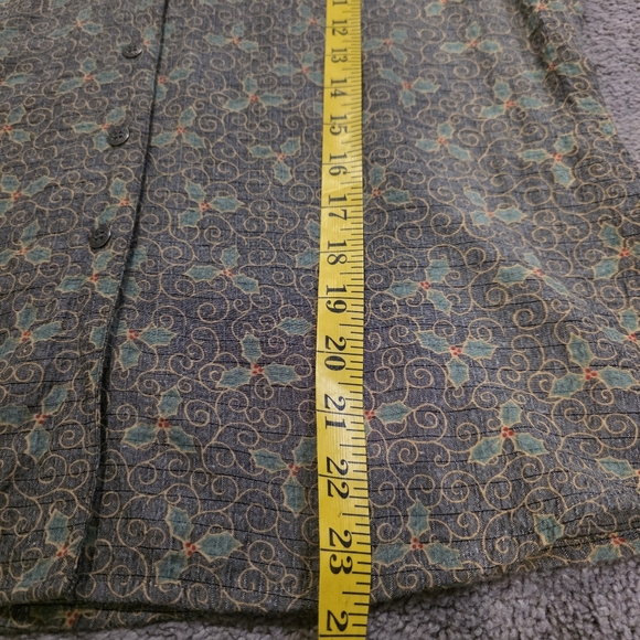 Christopher‎ & Banks Women's Patterned Long Sleeve Shirt - Missletoes/Christmas - Picture 6 of 11